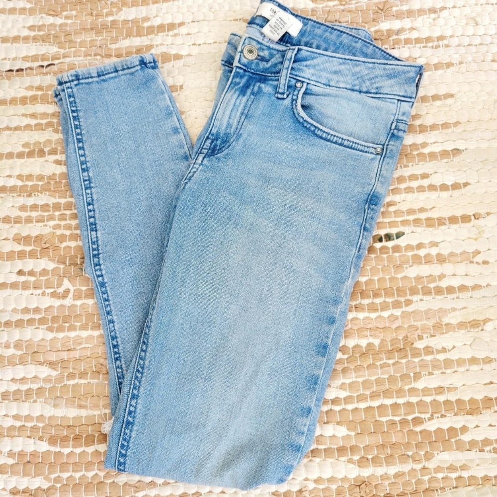 Forever 21 Light Wash Skinny Jeans